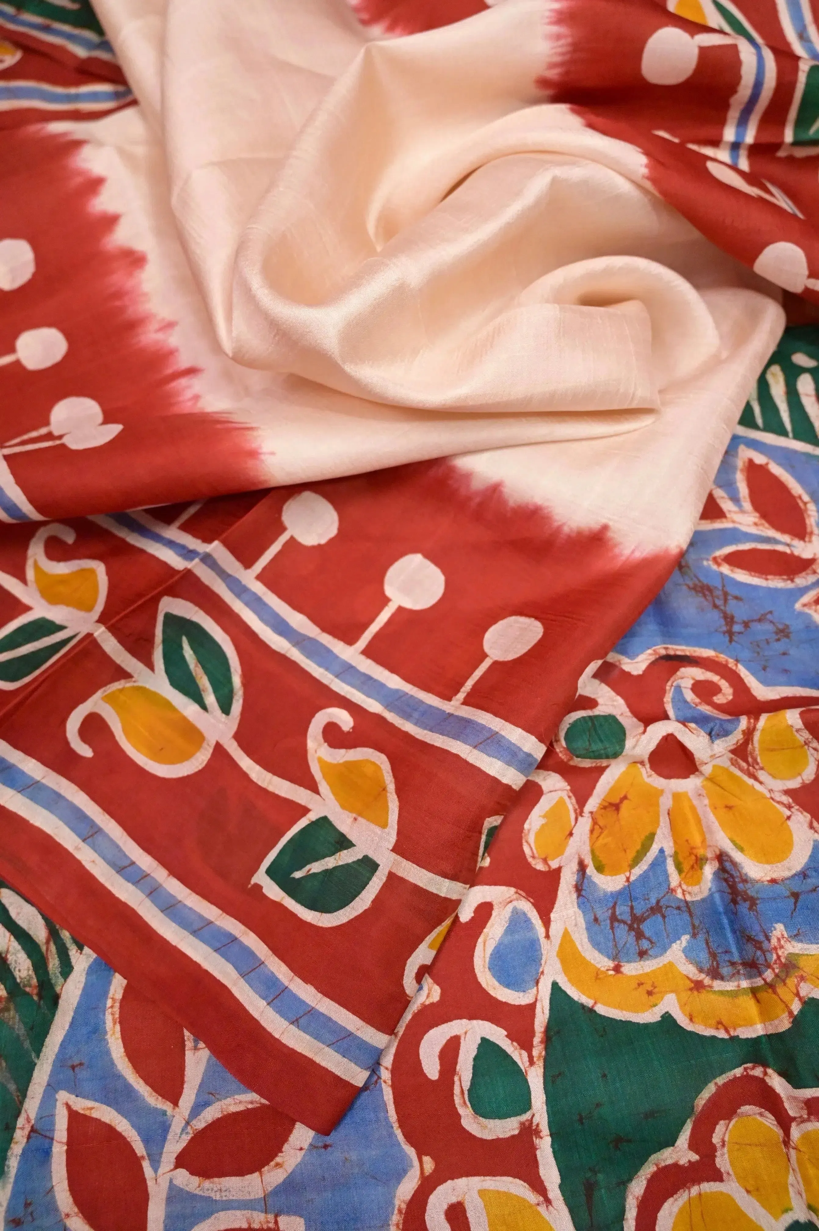 Offwhite and Red Color Pure Bishnupur Silk Saree with Hand Batik