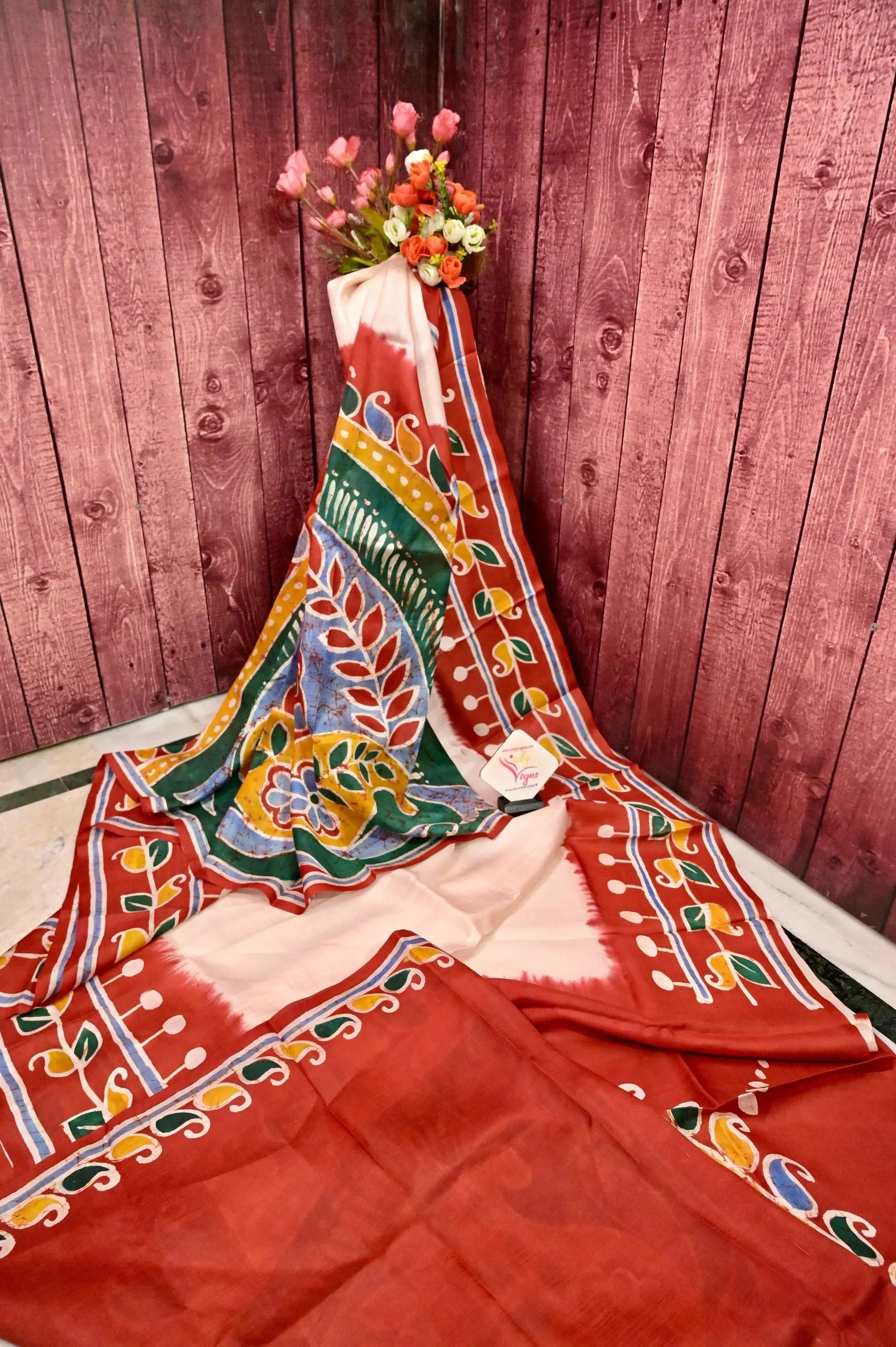 Offwhite and Red Color Pure Bishnupur Silk Saree with Hand Batik